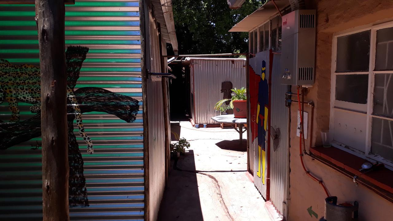Paljas Backpackers Hotel Potchefstroom Kültér fotó