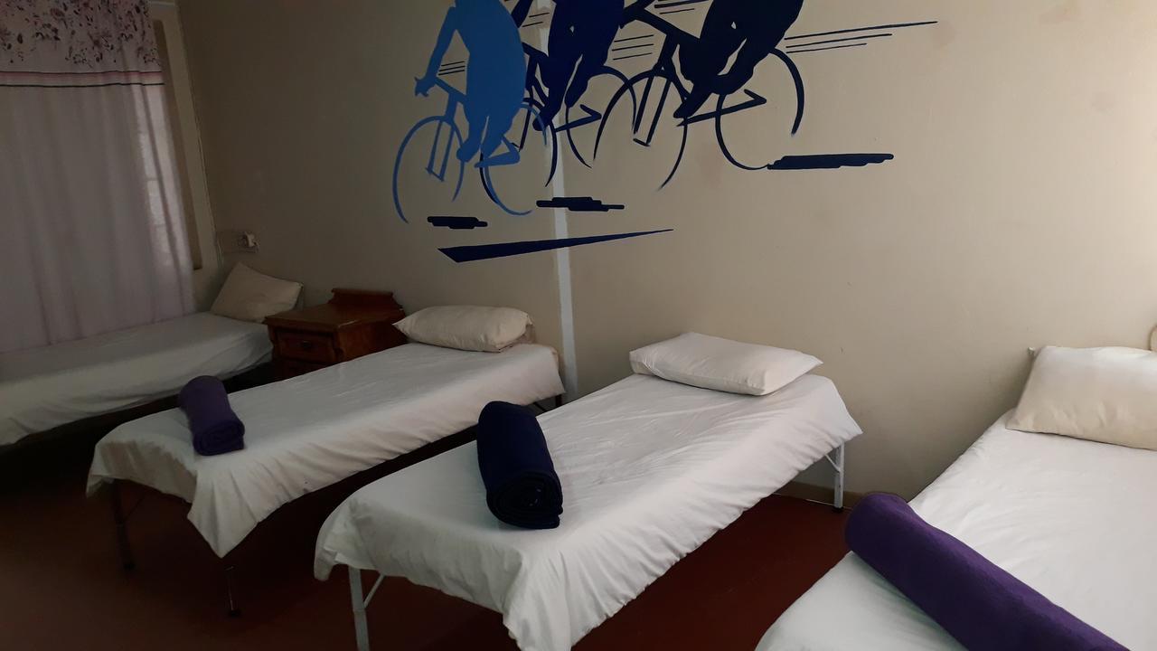 Paljas Backpackers Hotel Potchefstroom Kültér fotó