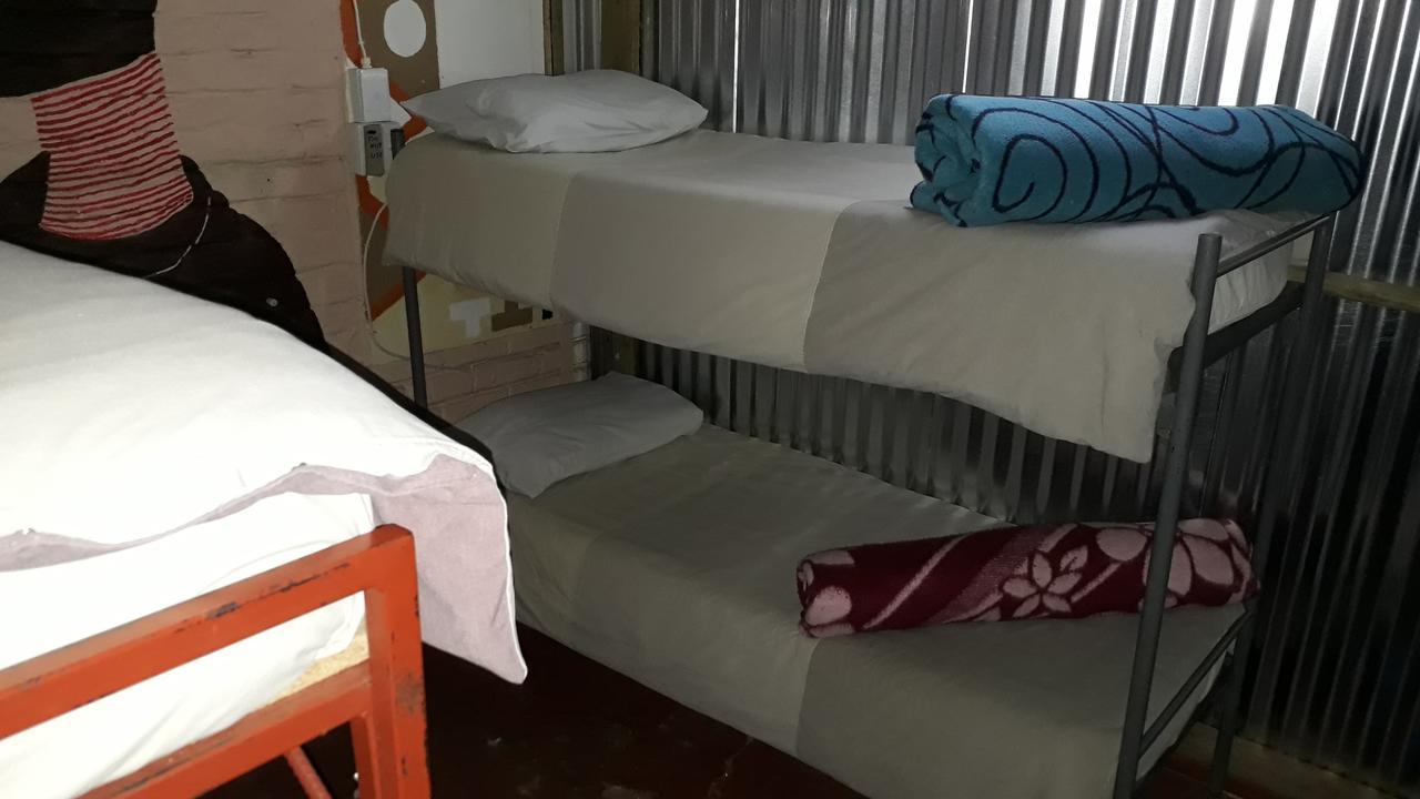 Paljas Backpackers Hotel Potchefstroom Kültér fotó