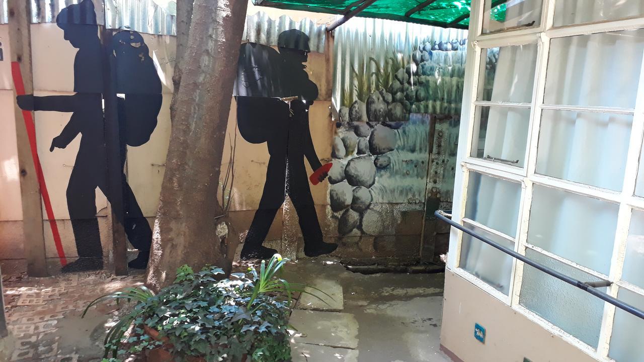 Paljas Backpackers Hotel Potchefstroom Kültér fotó