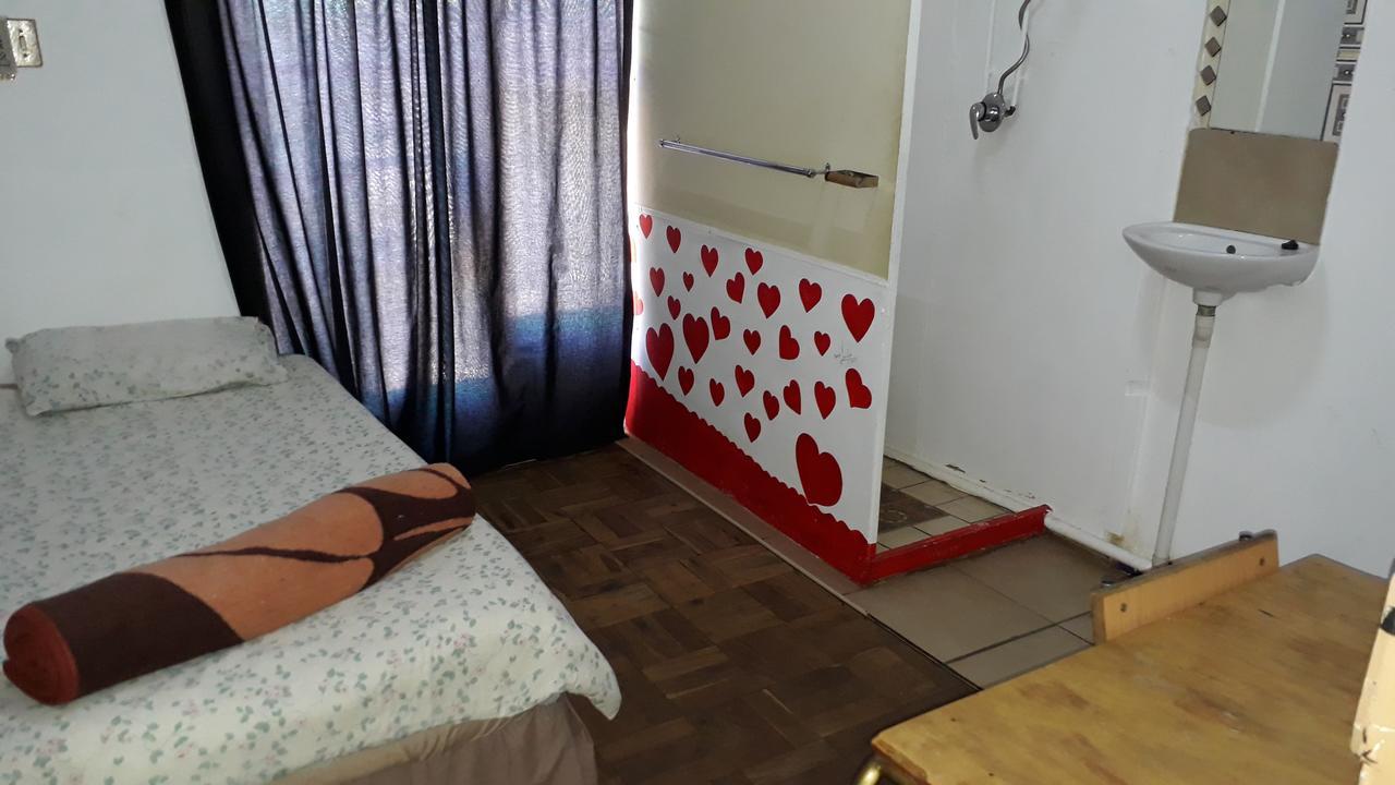 Paljas Backpackers Hotel Potchefstroom Kültér fotó