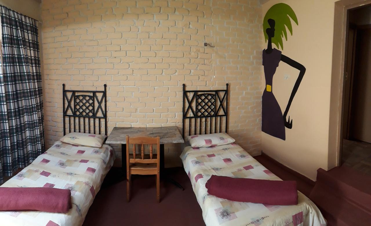 Paljas Backpackers Hotel Potchefstroom Kültér fotó